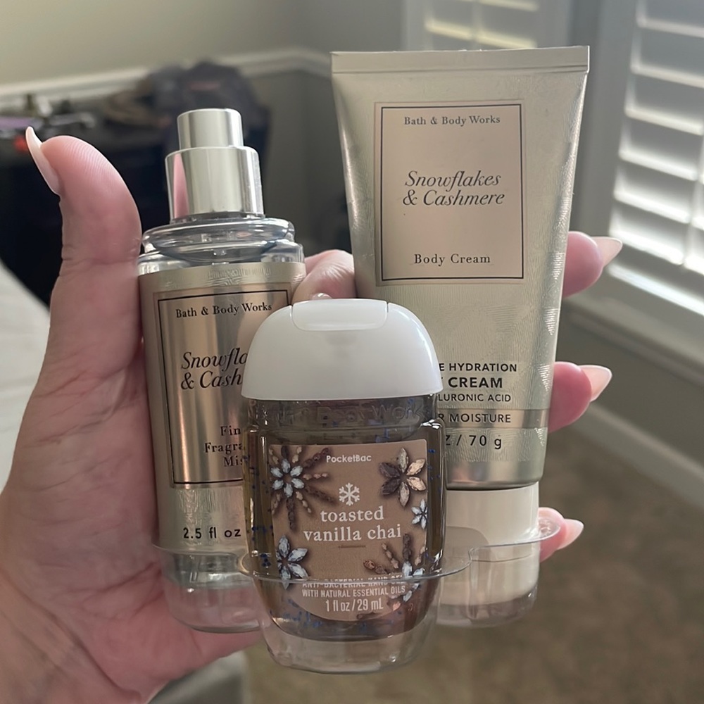 Bath & Body Works Snowflakes & Cashmere 3 pack